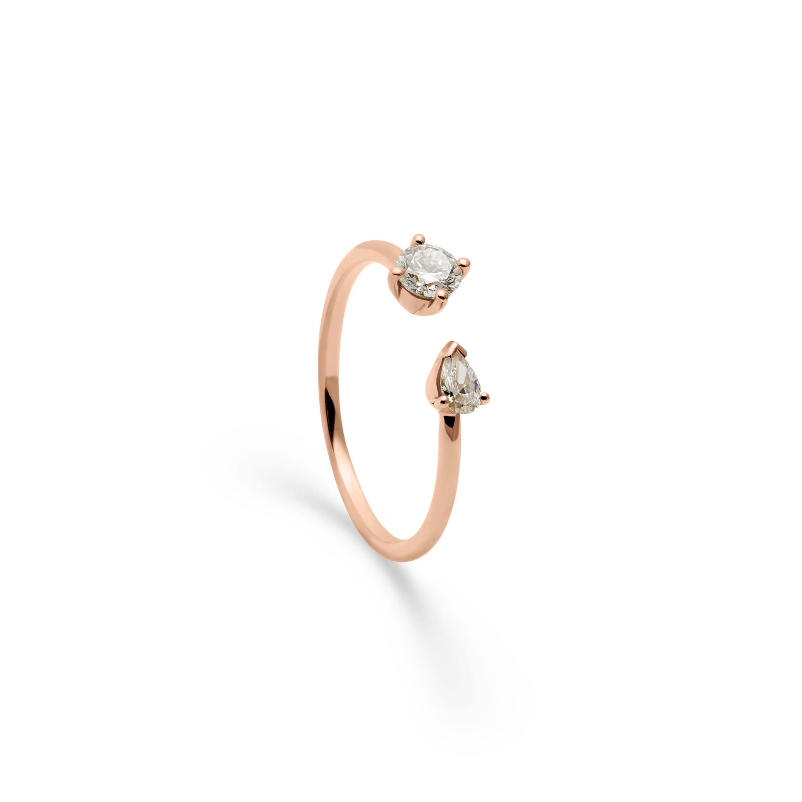 
					Zany_Shy_Chiara-Ring_Pear-Shape_Rose-Gold_Lab-Grown-Diamond_2500x_e74b9d86-e7fd-4fcc-af26-9ca850085104.jpg